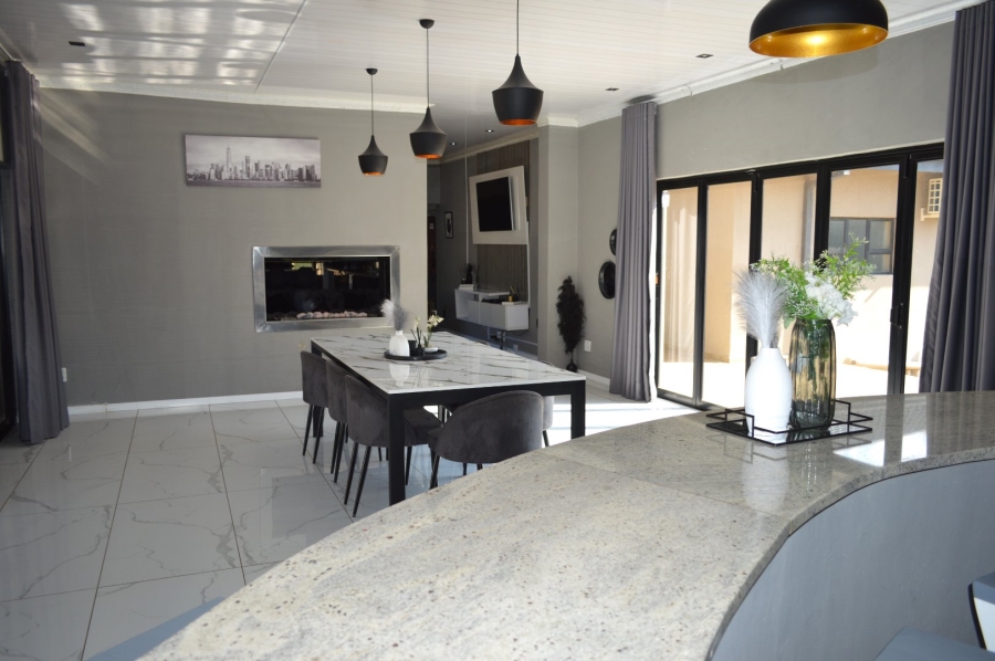 4 Bedroom Property for Sale in Wilkoppies North West